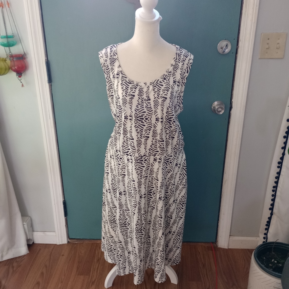 Women's Lularoe 2x dress sleeveless